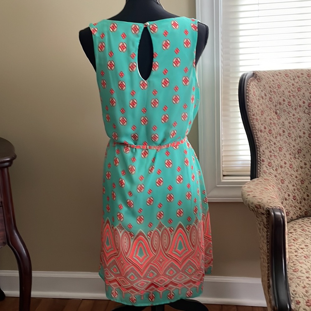 Beautiful Spring/Summer Dress - Picture 3 of 5